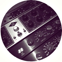 OUTBOARD circle 256px VINTAGE